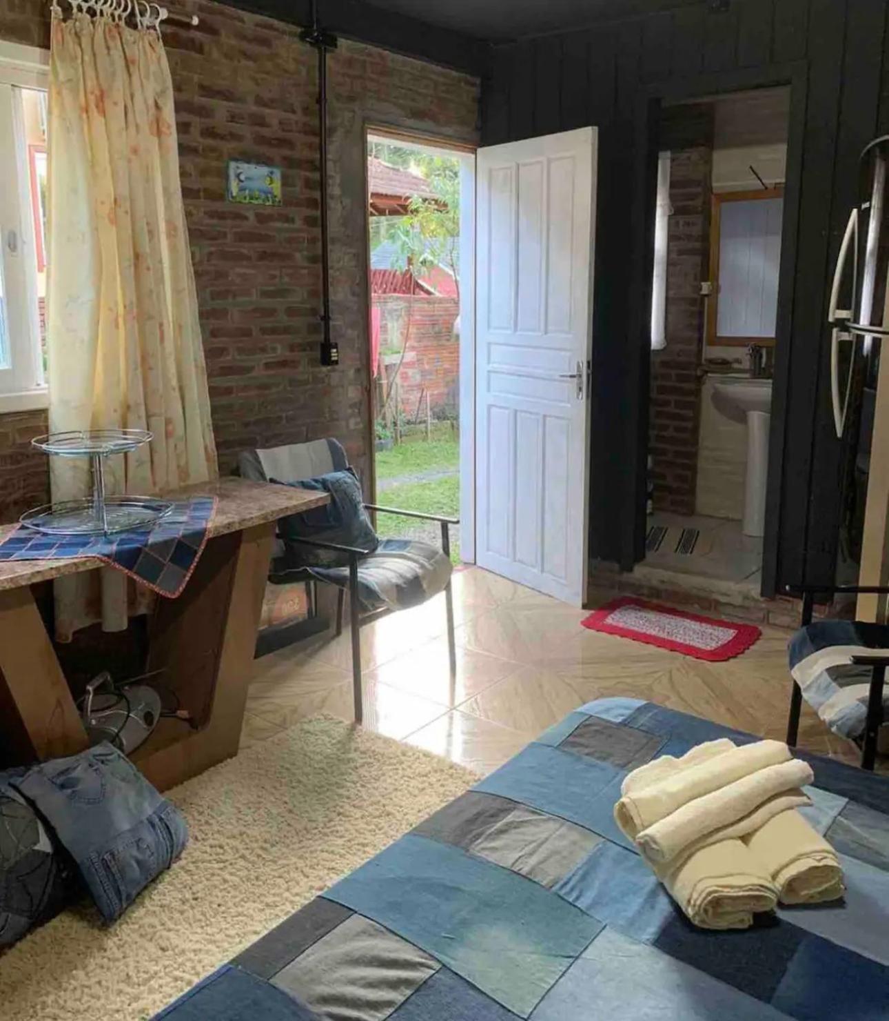 Hospedagem Da Dona Carla Canela Exteriör bild