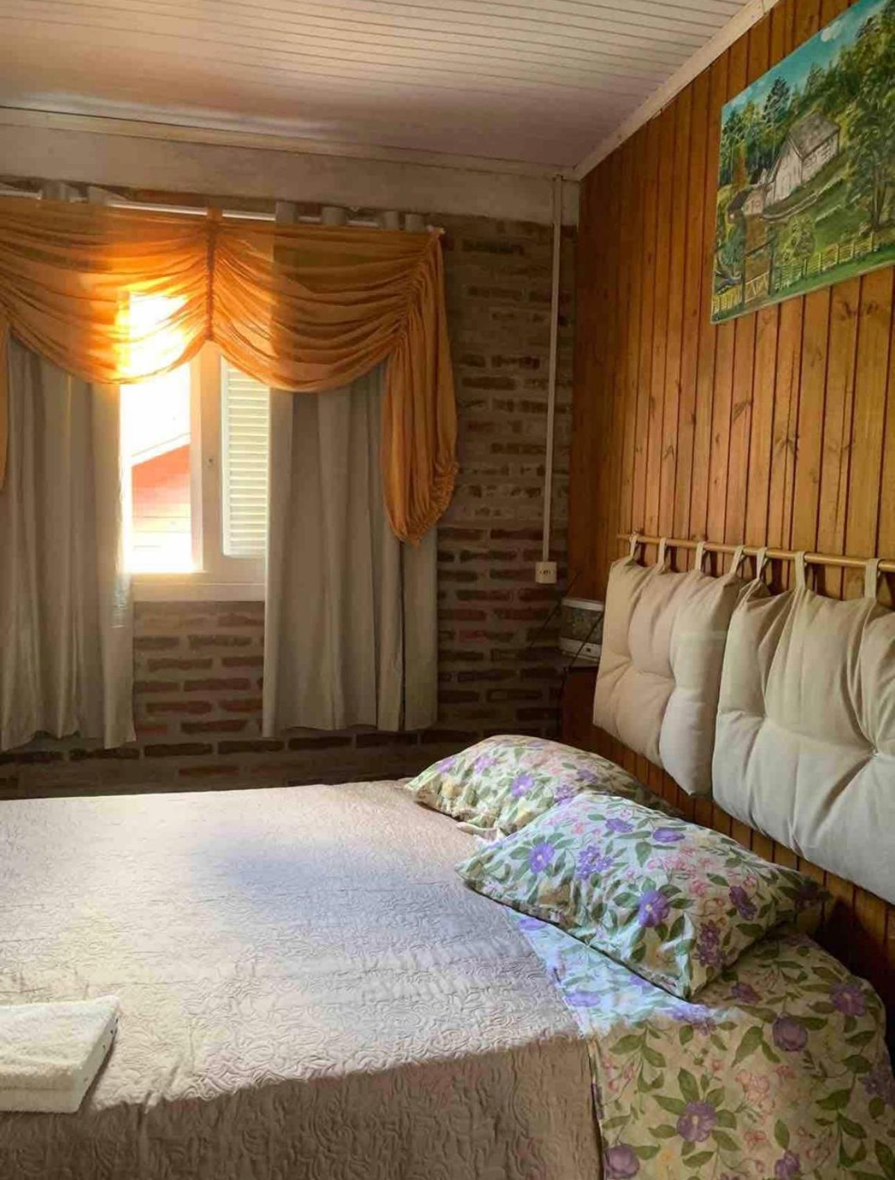 Hospedagem Da Dona Carla Canela Exteriör bild